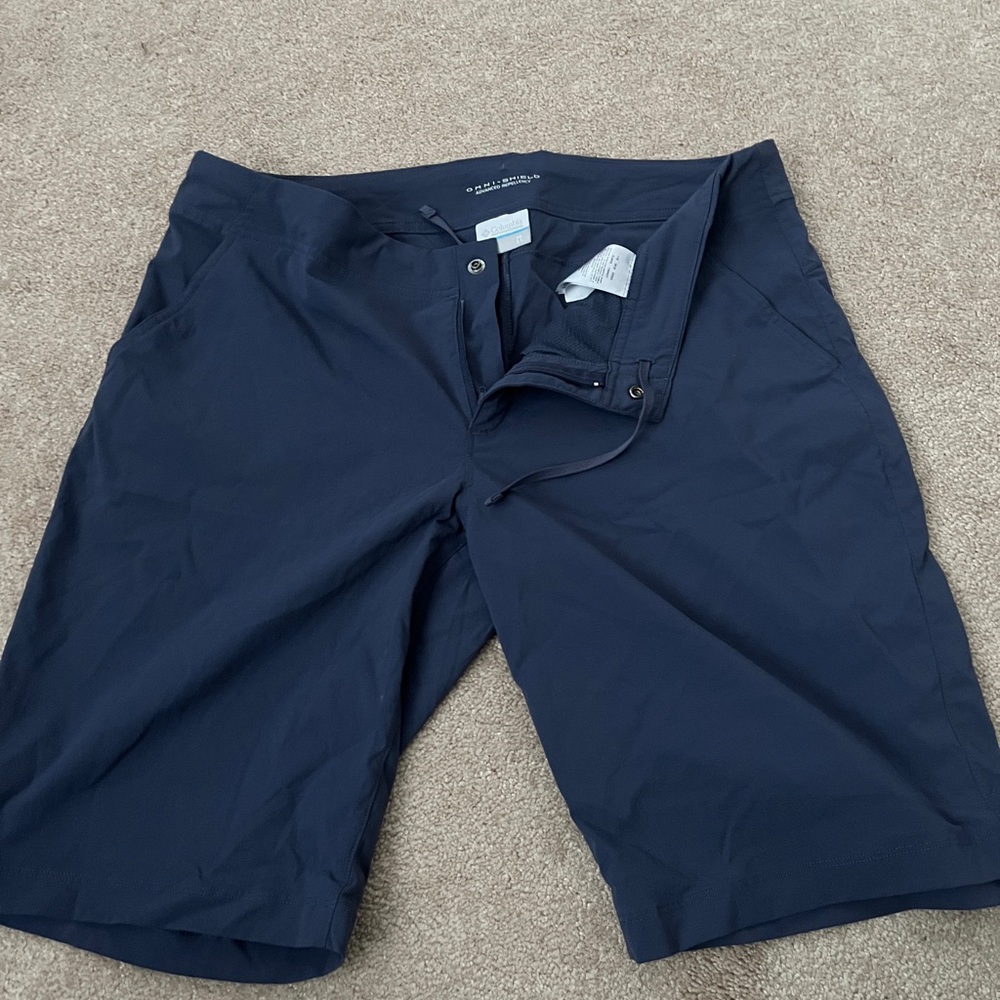 Columbia Bermuda shorts. Navy blue. Size 14
